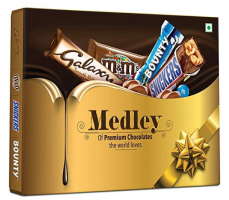 Buy SNICKERS Medley Assorted Chocolates Gift Pack (Snickers, Bounty, M&M’s, Galaxy), 137.6g at Rs 79 only from Amazon